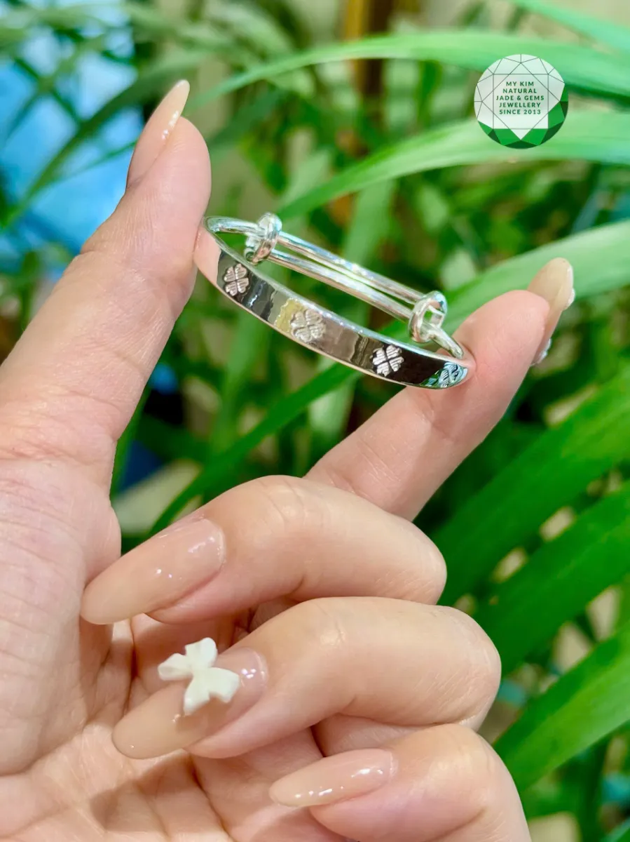 ✨ LẮC TAY BẠC CHO BÉ – HỌA TIẾT CỎ BỐN LÁ ✨