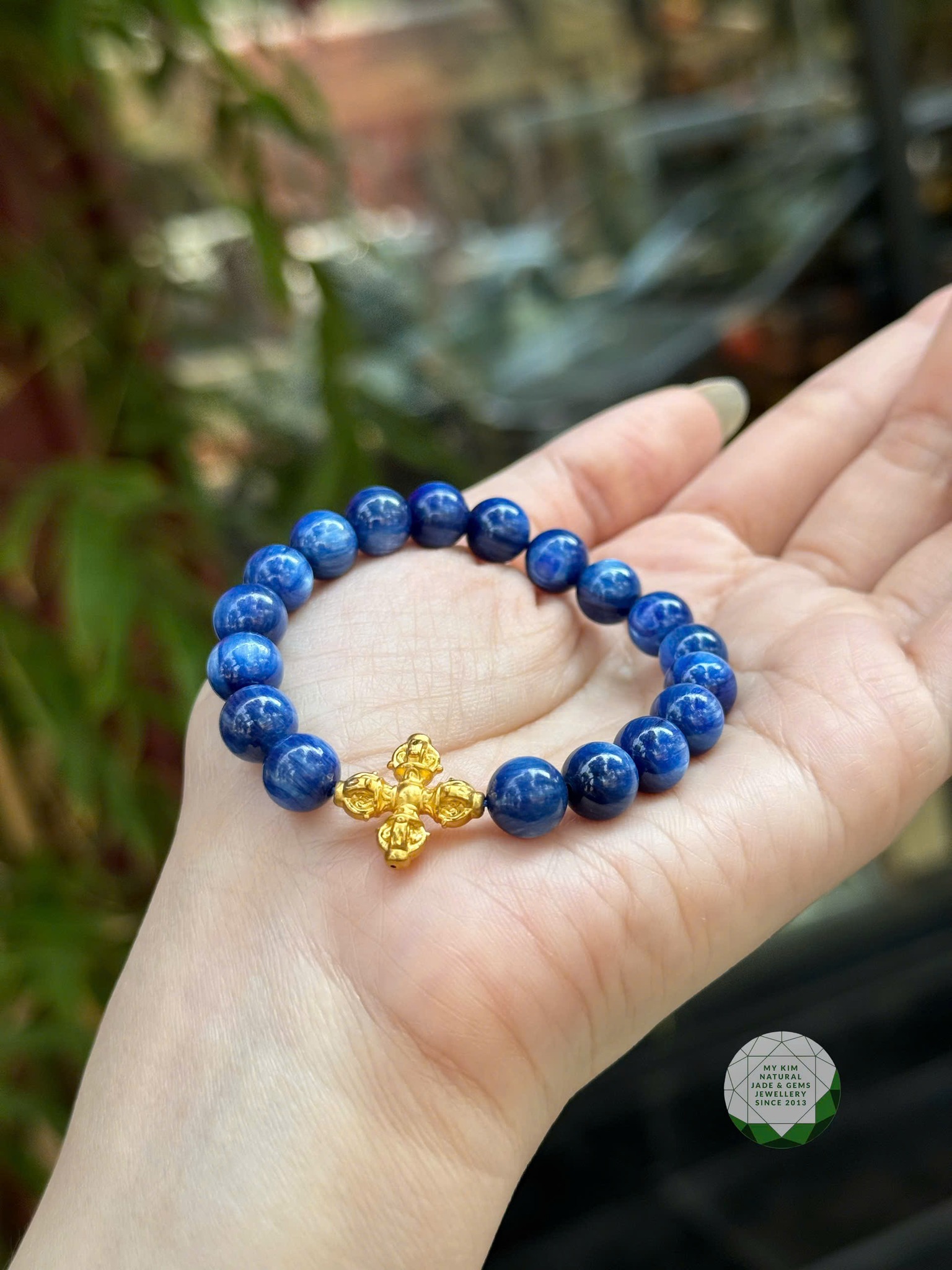 Vòng Đá Kyanit mix Charm Vàng
