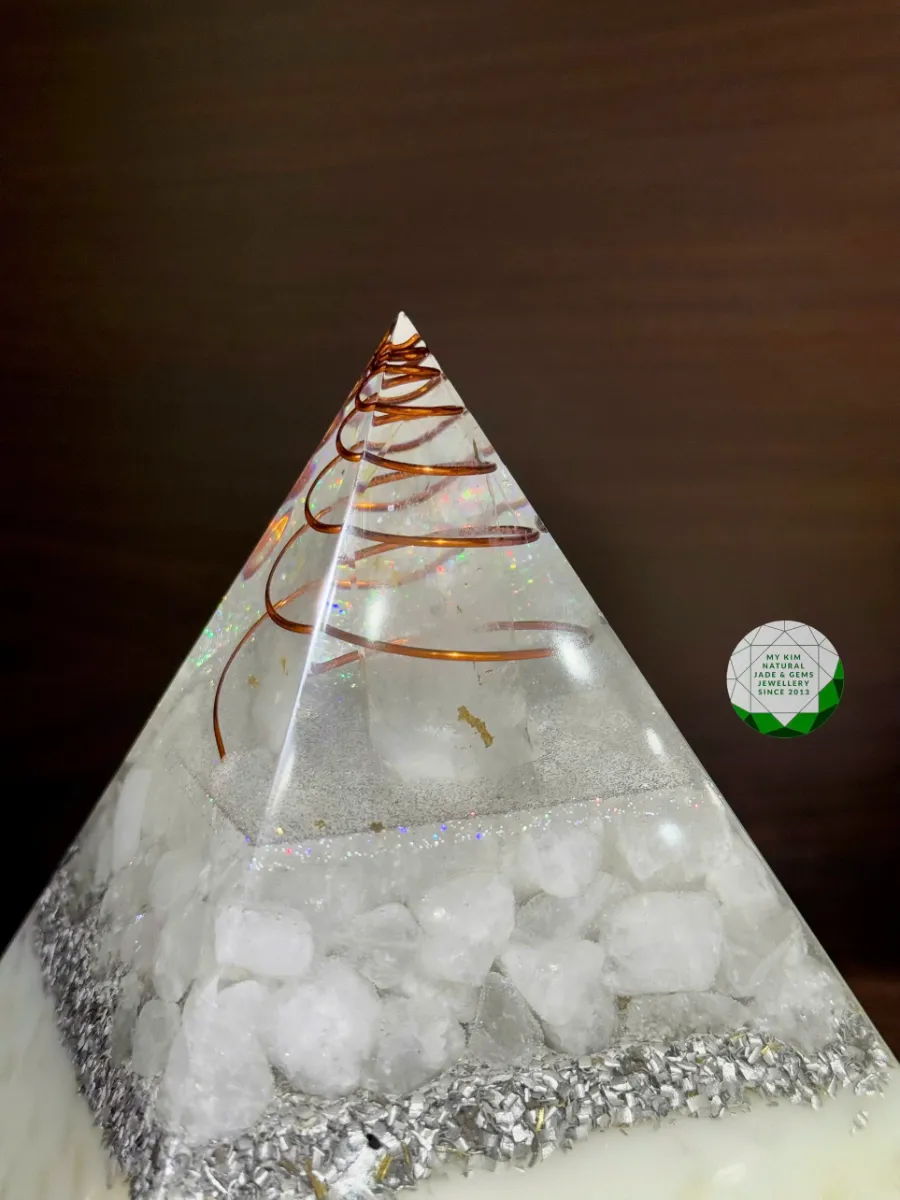 Tháp Orgonite Thạch Anh Trắng – Biểu tượng tinh khiết, cân bằng năng lượng phong thủy