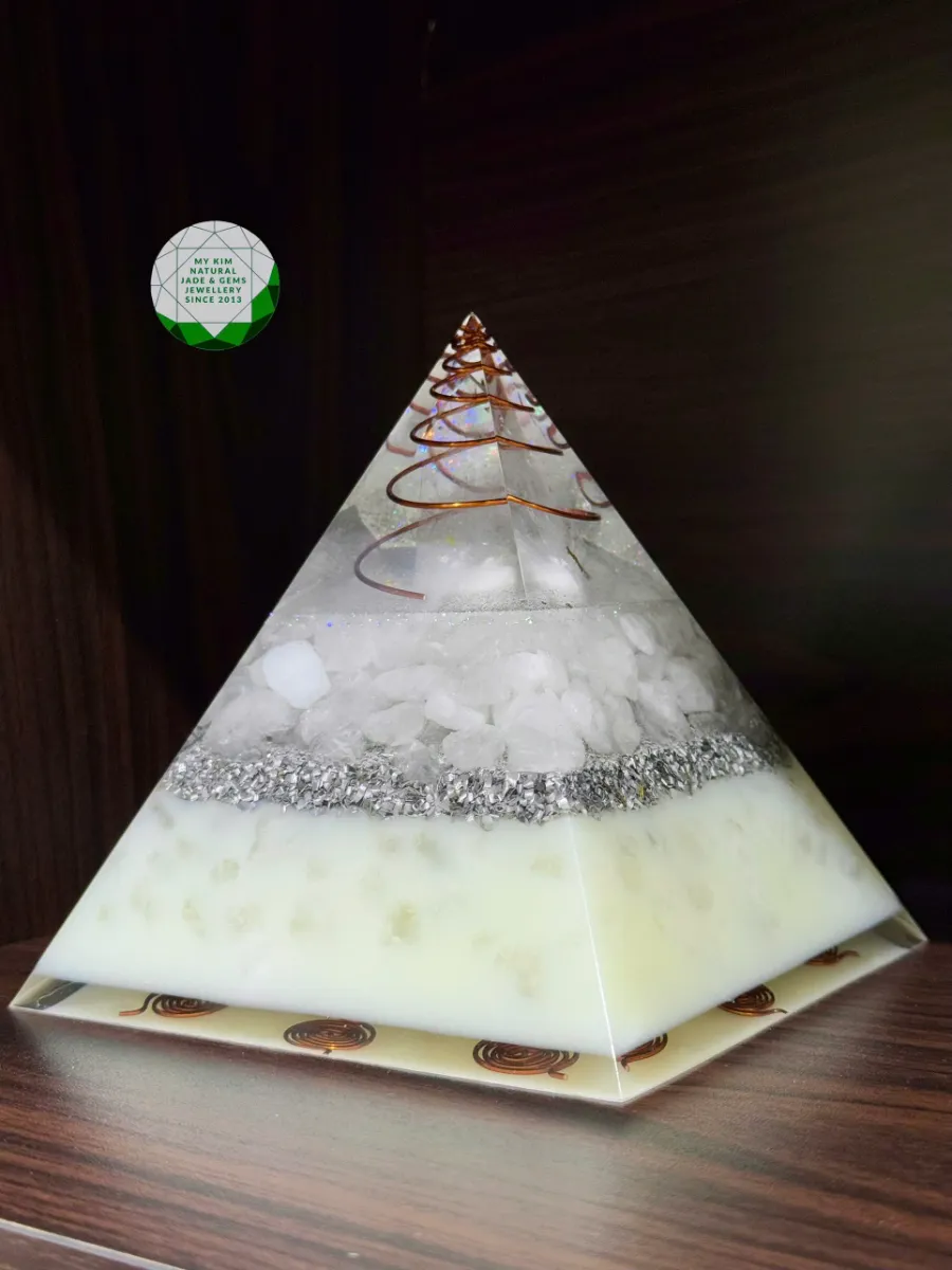 Tháp Orgonite Thạch Anh Trắng – Biểu tượng tinh khiết, cân bằng năng lượng phong thủy
