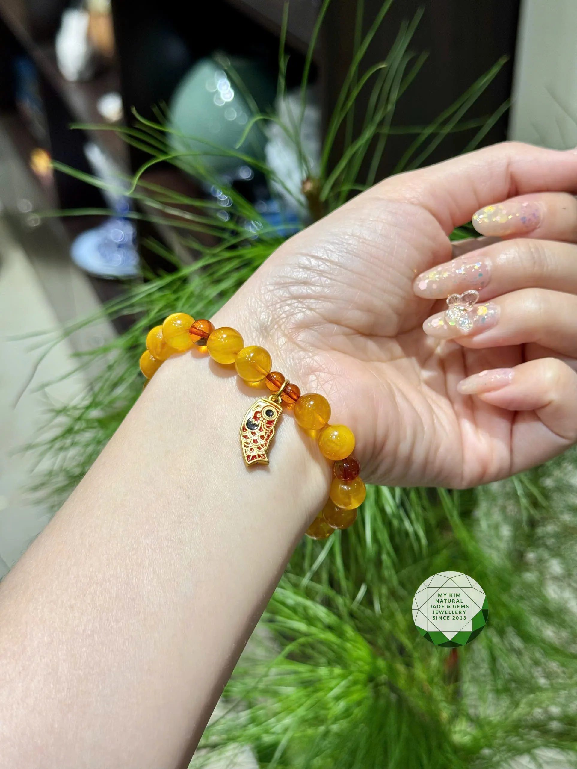 ✨ Vòng Tay Hổ Phách Mix Charm Cá Chép Vàng Gold – Sang Trọng & Tinh Tế