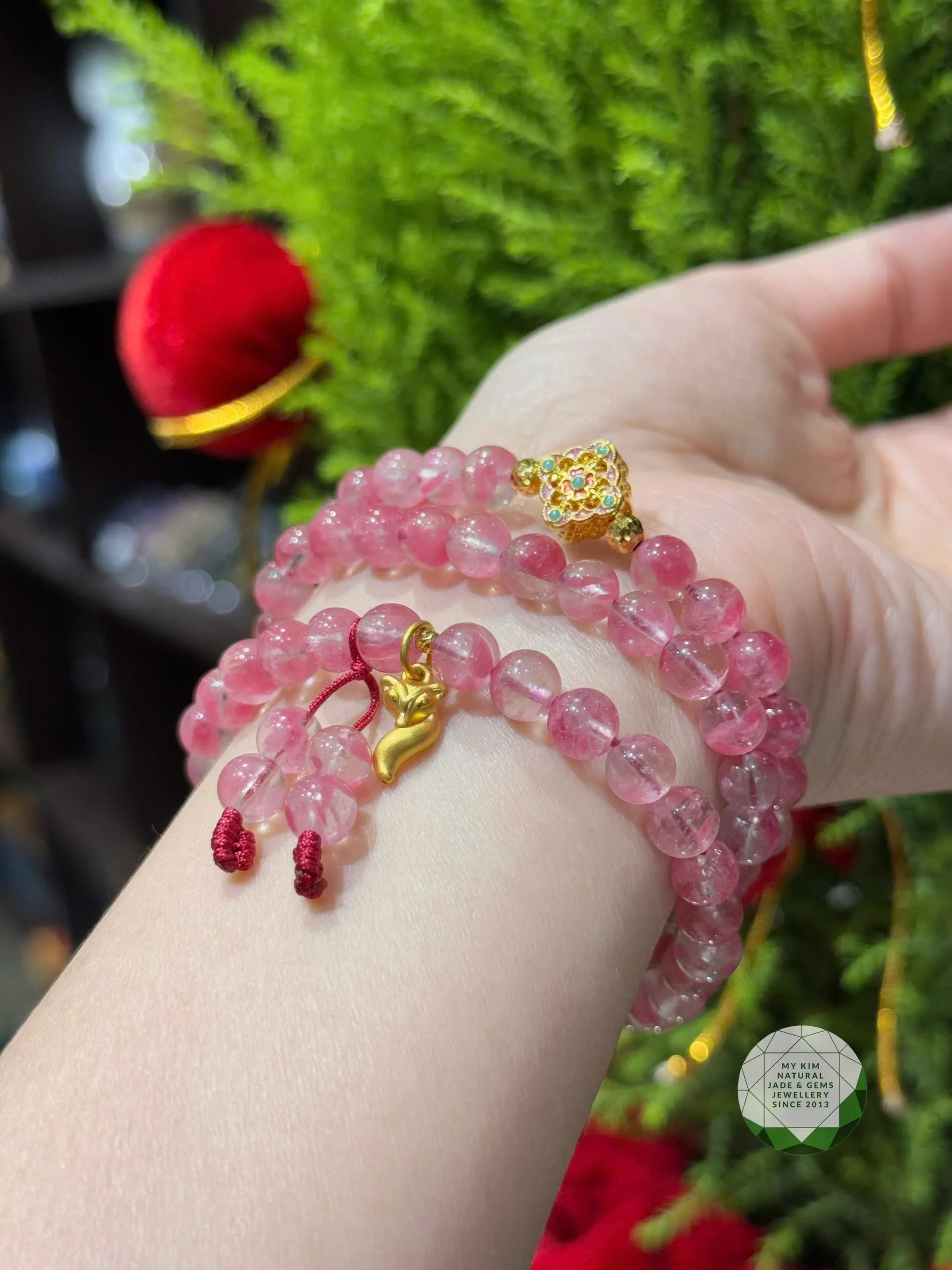 Vòng Thạch Anh Tường Vi - Rhodonite Kết Hợp Charm Vàng – Thiết Kế 3 Vòng Thanh Lịch