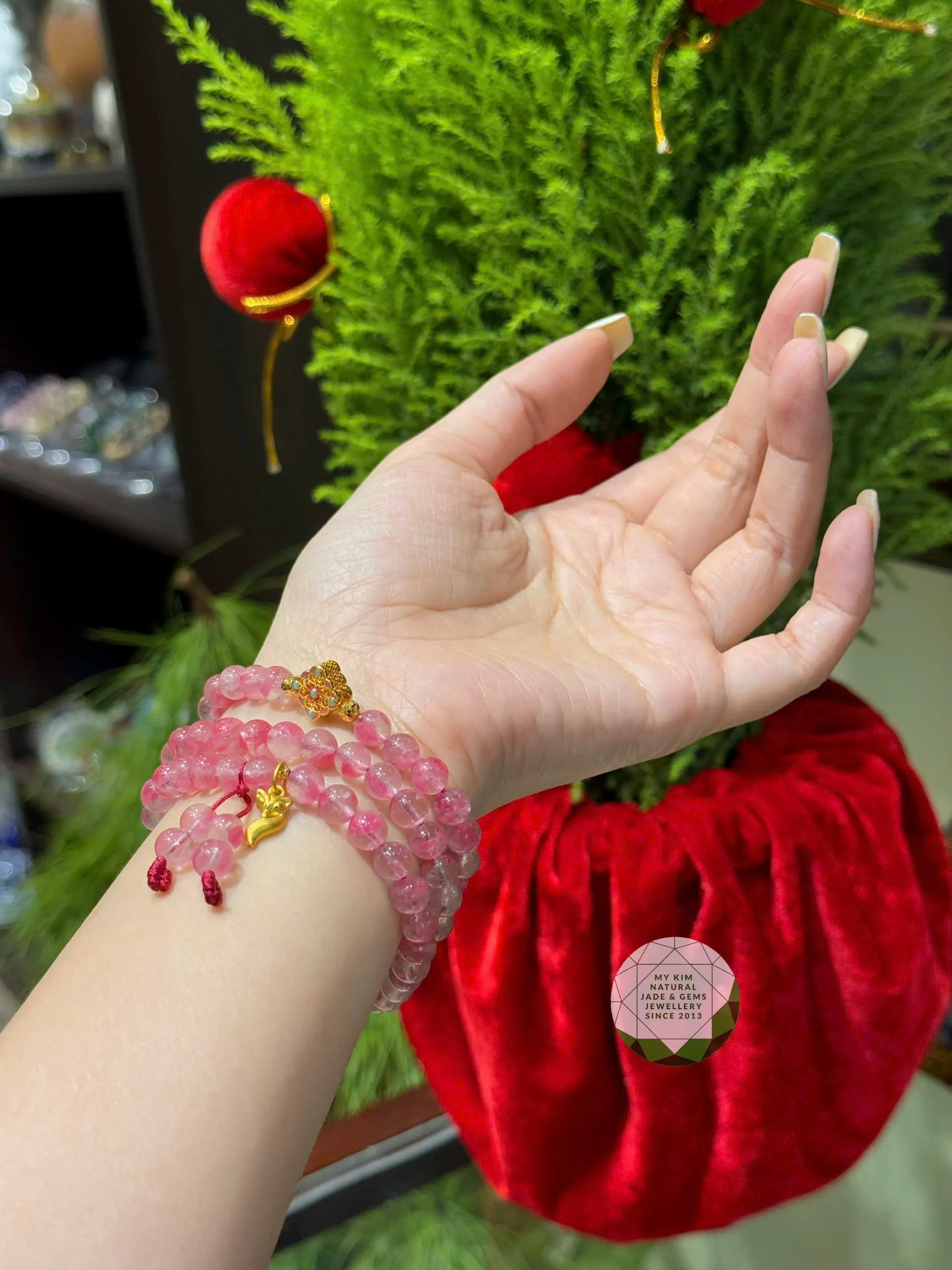 Vòng Thạch Anh Tường Vi - Rhodonite Kết Hợp Charm Vàng – Thiết Kế 3 Vòng Thanh Lịch