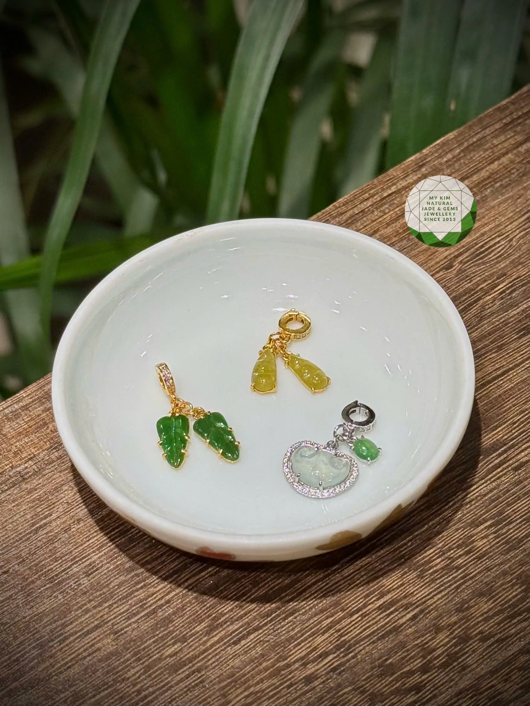 BST Charm Ngọc Phỉ Thúy VIP Gắn Móc Vàng Trắng / Vàng Gold – Điểm Nhấn Tinh Tế Cho Vòng & Mặt Dây