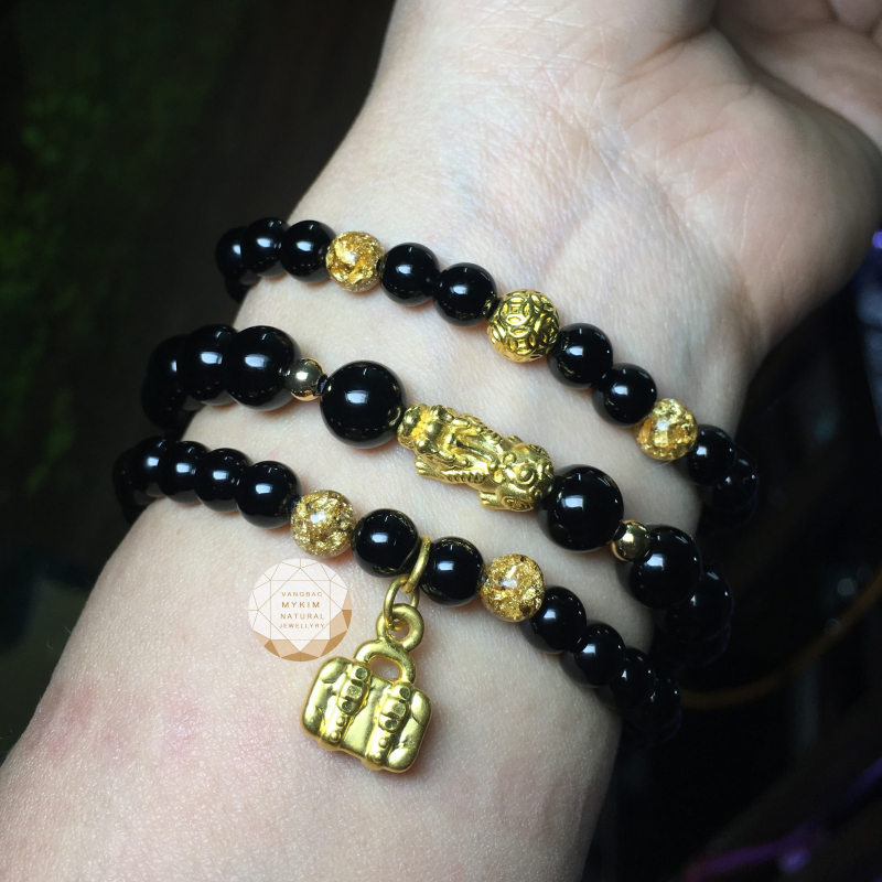 Vòng tektit đen mix charm vàng 24k