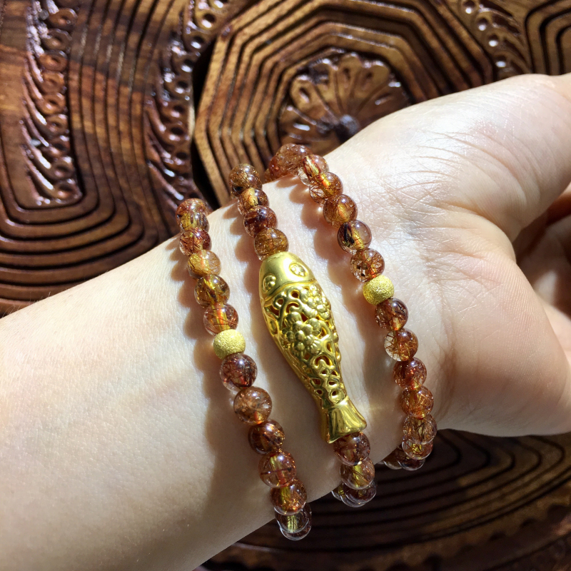 Vòng đá thạch anh tóc nâu  mix charm vàng 