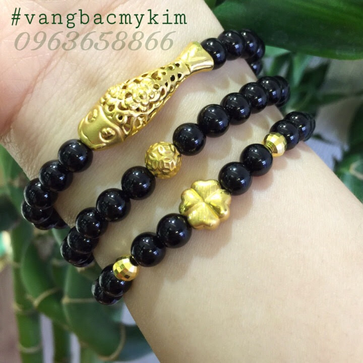 Vòng đá tektit mix charm vàng 24k