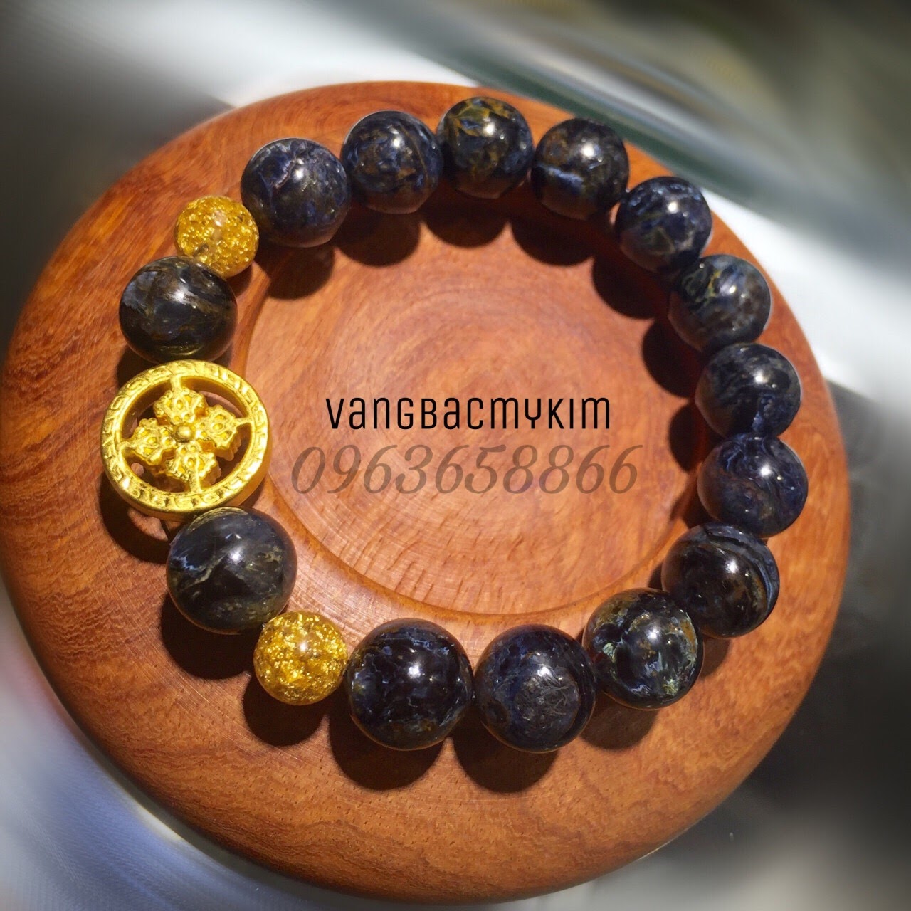 Vòng đá PIETERSITE  mix charm vàng 