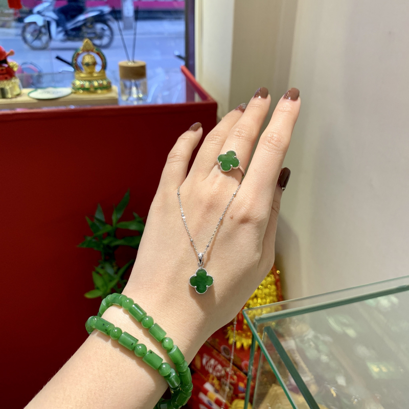 MẶT DÂY NGỌC BÍCH CỎ BỐN LÁ 🍀 VÀNG TRẮNG 10K/14K/18K – PHONG THỦY MAY MẮN & TÀI LỘC