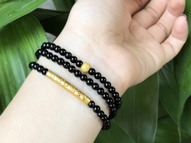 Vòng tay quấn 3 vòng đá đen tektit mix charm vàng umani +  bi cát vàng 24k