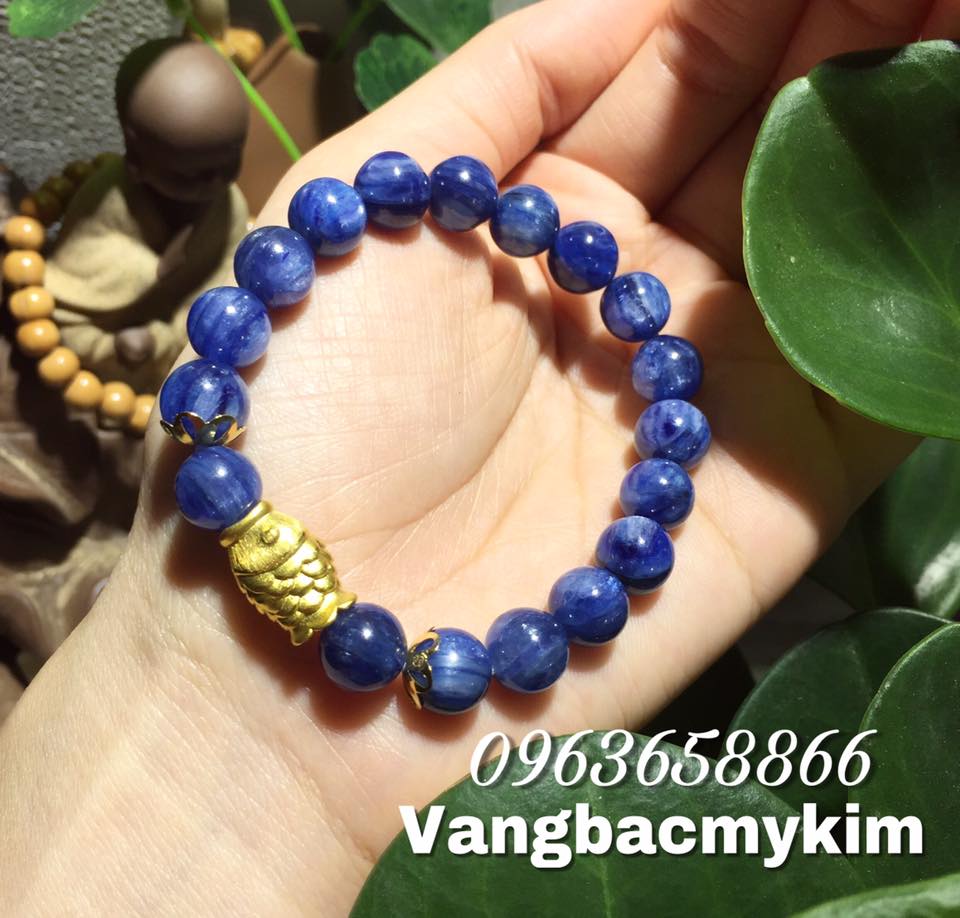 Vòng Kyanit mix charm cá chép vàng