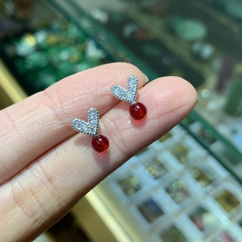 KHUYÊN TAI MÃ NÃO TRÁI TIM BẠC SI VÀNG TRẮNG