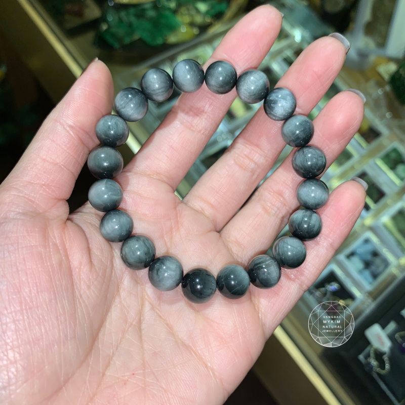 Vòng trơn đá Mắt chim ưng ghi đen