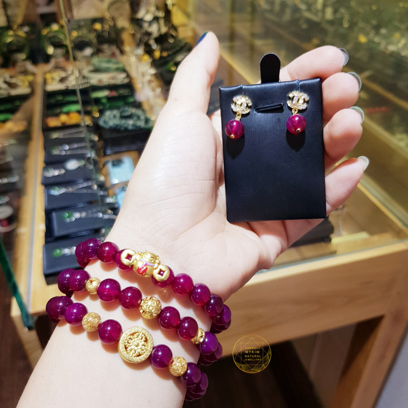 Vòng tay mã não đỏ huyết dụ vip kết hợp phụ kiện vàng 