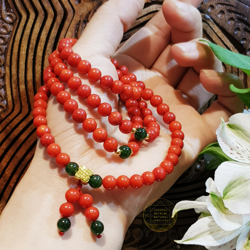 Vòng San Hô Đỏ Kết Hợp Ngọc Bích Xanh & Charm Vàng Cỏ 4 Lá 