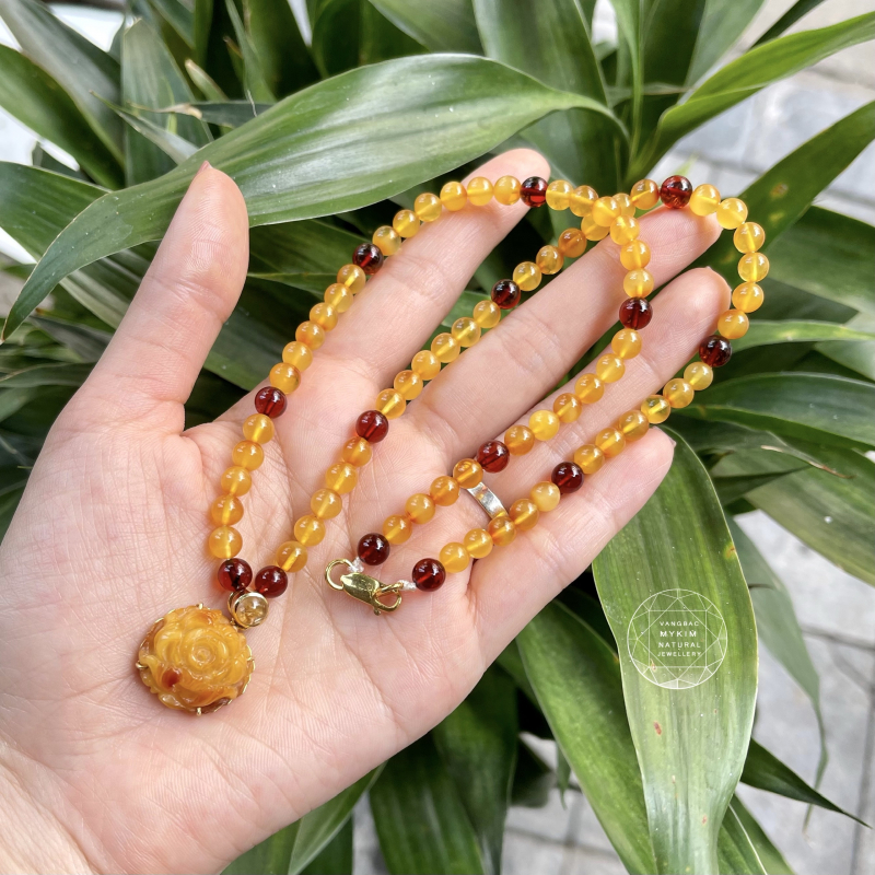 ✨ Vòng Cổ Hổ Phách Mật  Hoa Mẫu Đơn Bọc Vàng Tây 10k – 14k – 18k