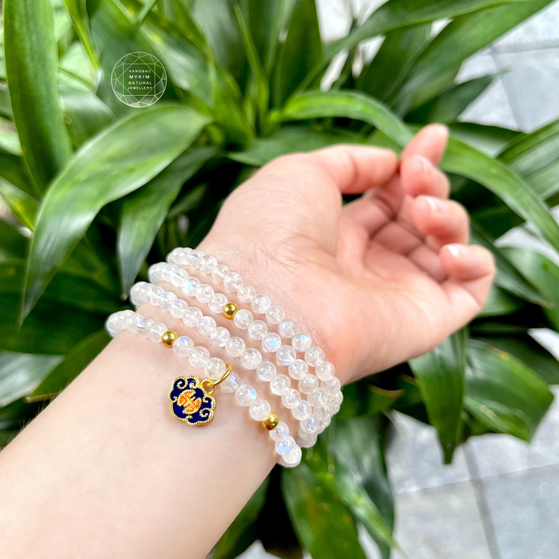 💛 Vòng Đá Mặt Trăng VIP – 3 Vòng Quấn | Charm Vàng Khánh Cát Tường