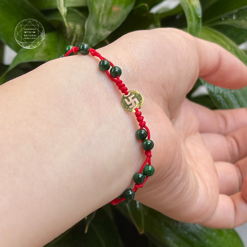 🧵 Dây Tết Đá Sơn Thủy – Charm Chữ Vạn Vàng Tây | Gắn Kết Dịu Dàng – Biểu Tượng Bảo Hộ & Nội Tâm Bình An