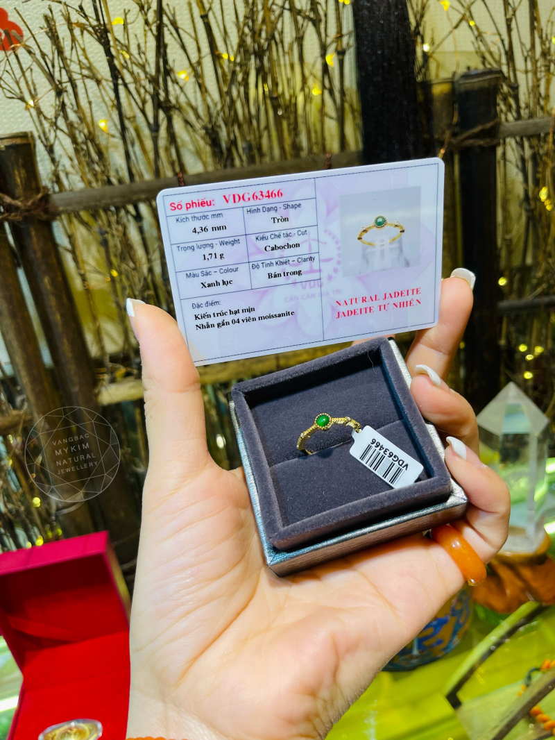 💚 Nhẫn Ngọc Phỉ Thúy Hoàng Đế – Vàng 14k | Đính Moissanite