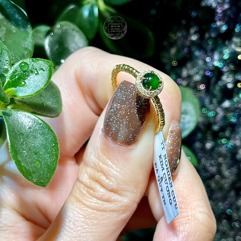 💚 Nhẫn Ngọc Phỉ Thúy Hoàng Đế (Jadeite) – Đính Kim Cương Thiên Nhiên – Vàng 14k