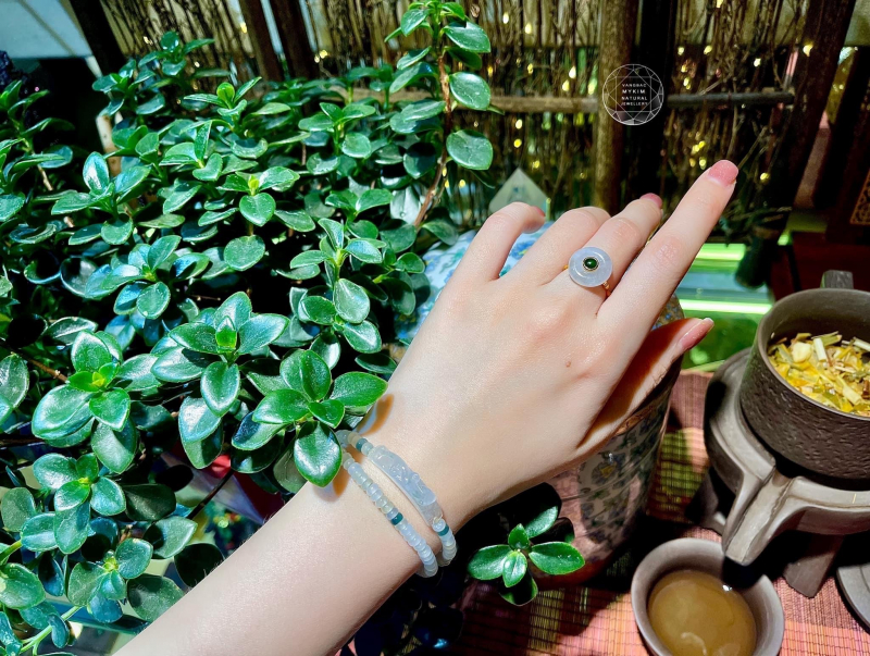 Nhẫn Băng Ngọc Đồng Điếu - Phỉ Thúy Xanh - đính kim cương Mois - Vàng 14k