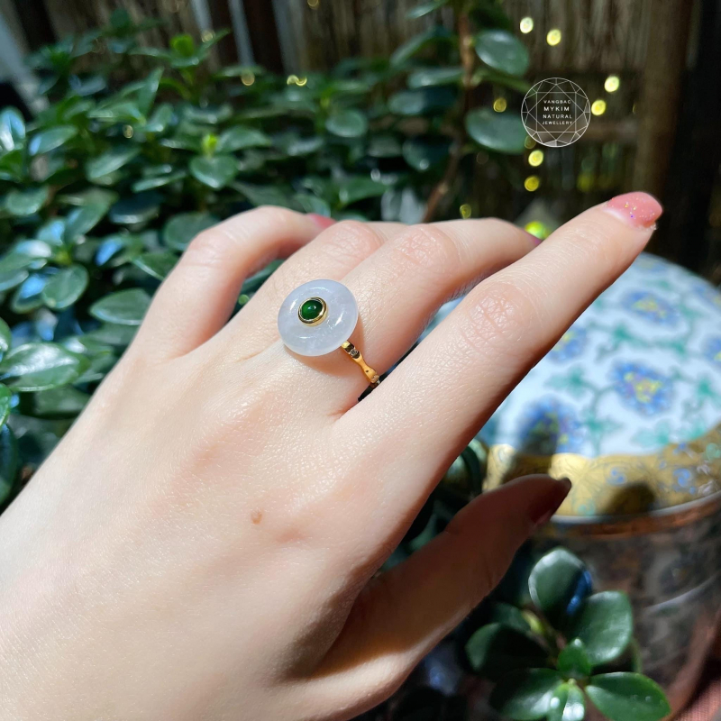 💫 Nhẫn Băng Ngọc Đồng Điếu – Phỉ Thúy Xanh – Kim Cương Moissanite – Vàng 14k