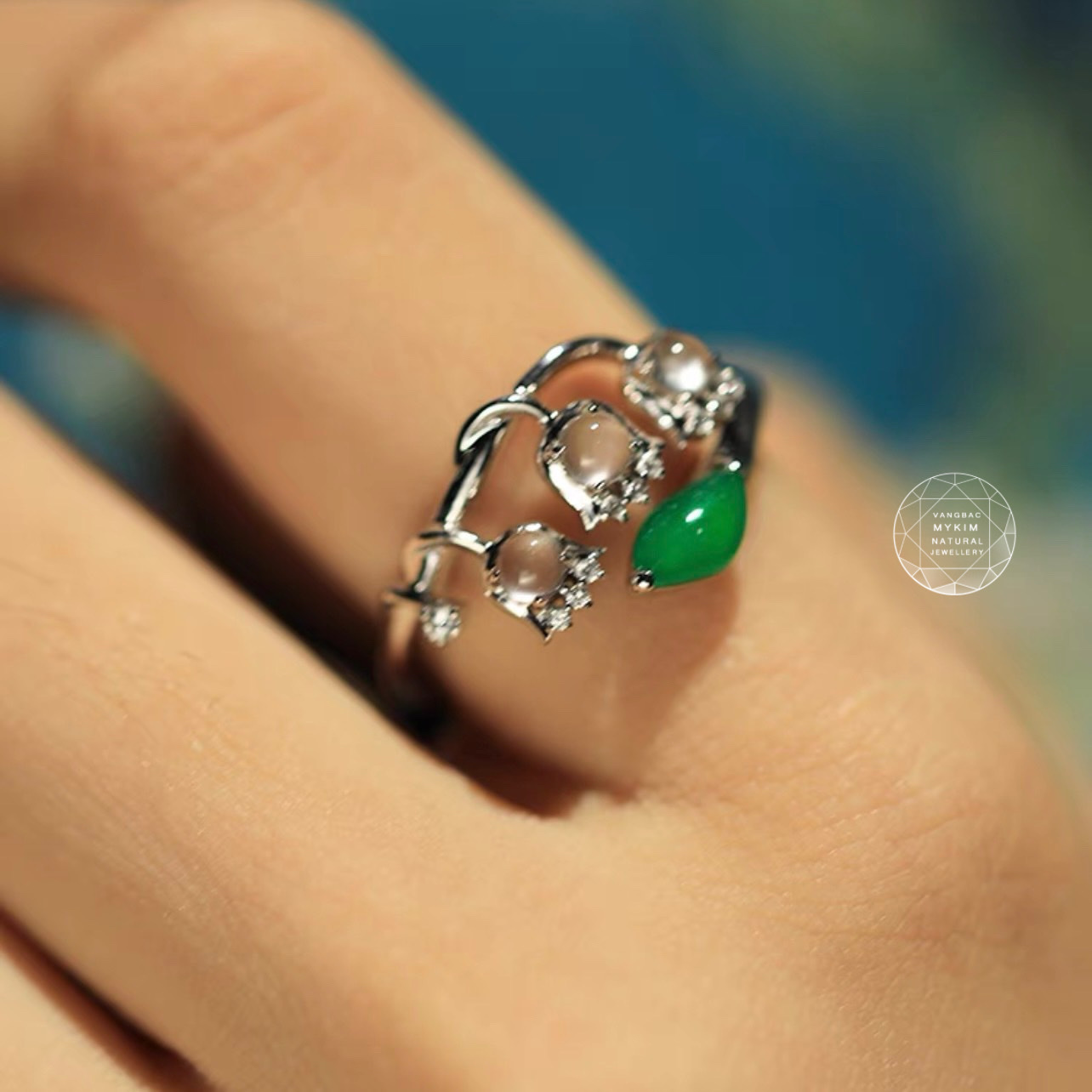 🌷 Nhẫn Hoa Tulip – Ngọc Phỉ Thúy Jadeite – Vàng Trắng 10k | 14k | 18k – Đính Moissanite