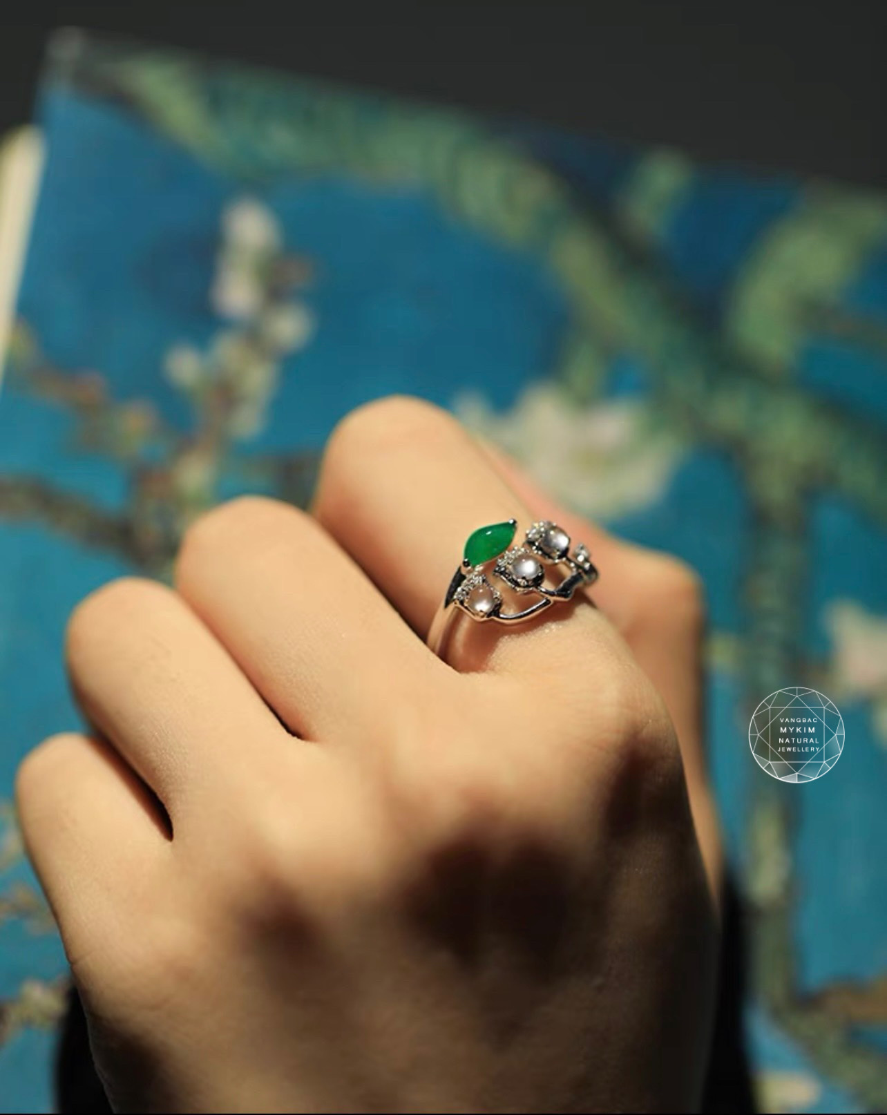 🌷 Nhẫn Hoa Tulip – Ngọc Phỉ Thúy Jadeite – Vàng Trắng 10k | 14k | 18k – Đính Moissanite