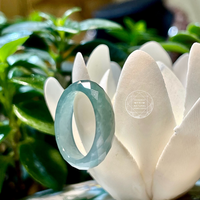 💍 Nhẫn Ngọc Phỉ Thúy Băng Dầu Jadeite – Nguyên Khối Mài Giác