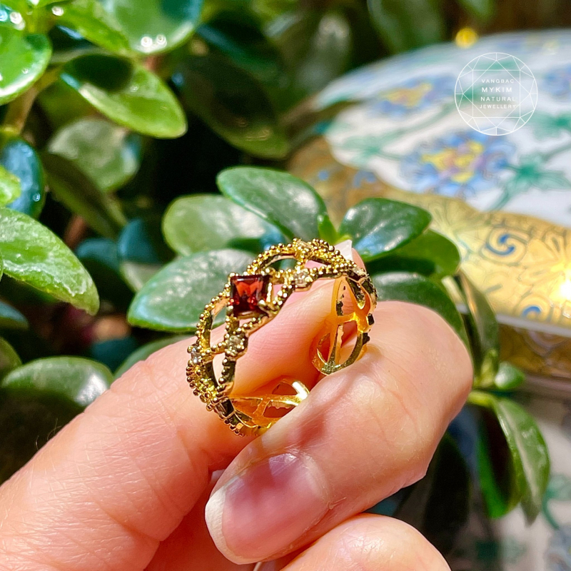 💍 Nhẫn Đá Garnet Đỏ – Vàng 10K | 14K | 18K Thiết Kế Vintage