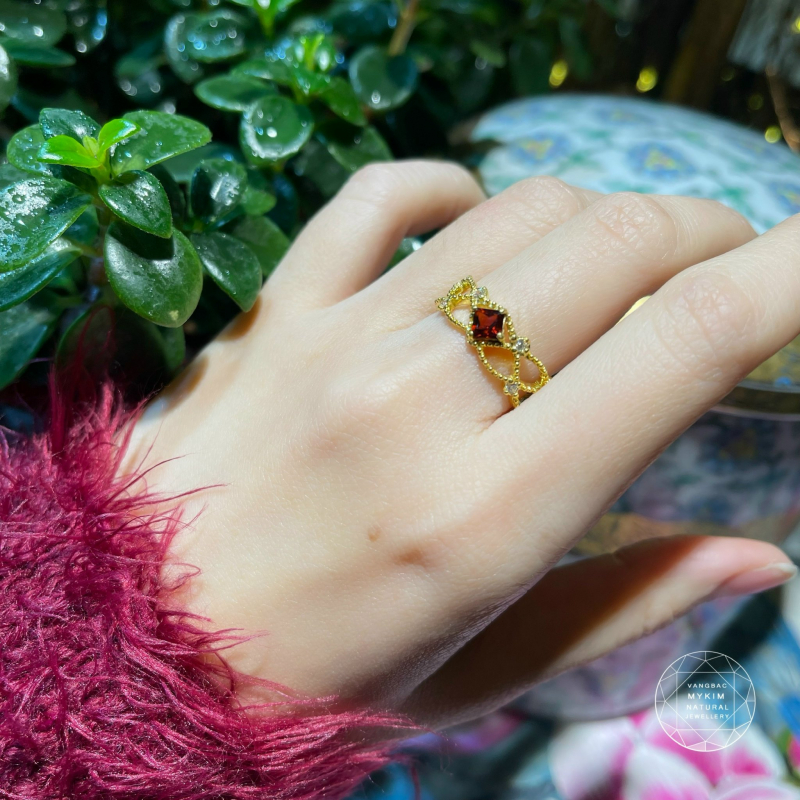 💍 Nhẫn Đá Garnet Đỏ – Vàng 10K | 14K | 18K Thiết Kế Vintage