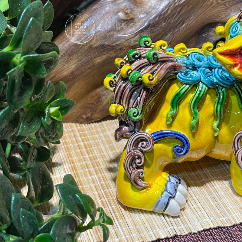 🐉 Kỳ Lân Vàng Đeo Kiềng Xanh – Gốm Sứ Men Rạn Đài Loan | Linh Vật Cát Tường Đem Bình An Vào Nhà