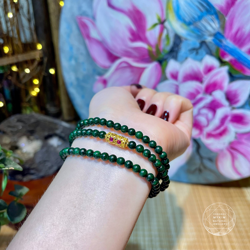 ✨ Vòng Đá Sơn Thủy 3 Vòng Quấn – Charm Lu Thống Vàng 18K | Biểu Tượng Hành Thông – Tĩnh Tại – Nhẹ Mà Vững