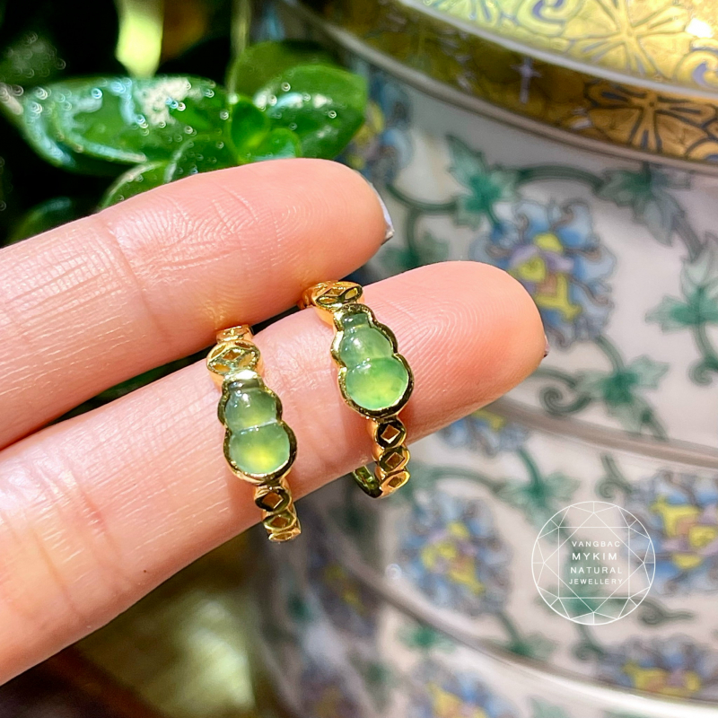 Nhẫn Hồ Lô Ngọc Phỉ Thúy Băng Xanh – Vàng 14k – Viền Kim Tiền Chạm Khắc Nghệ Thuật