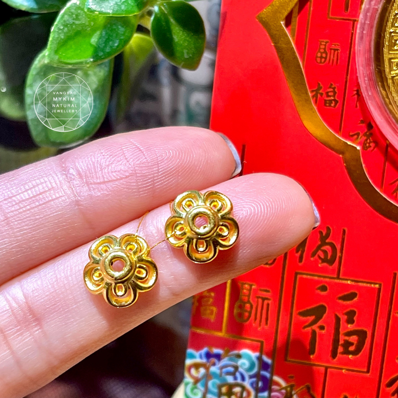 Charm Vàng Ốp Hoa Mai