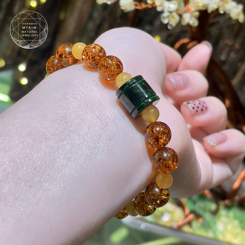 Vòng Hổ Phách Ong Nâu Mix Lu Thống Ngọc Phỉ Thúy  – Trang Sức Thiên Nhiên Cao Cấp