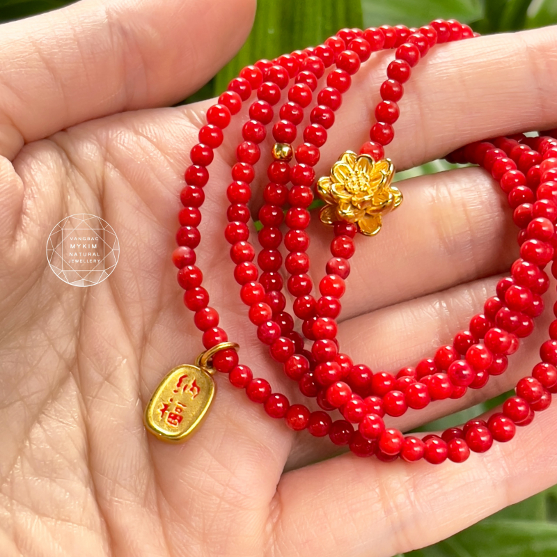 Vòng San Hô Đỏ Thiên Nhiên  – Mix Charm Vàng Hoa Sen & Khánh Treo May Mắn