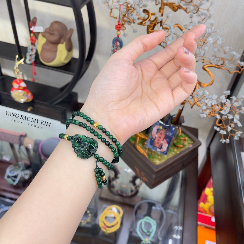 🖤 Vòng Đá Sơn Thủy – Charm Hồ Ly 9 Đuôi Ngọc Jadeite & Bi Vàng 10K | Tượng Trưng Trí Tuệ – Nữ Tính – Thu Hút Tinh Tế