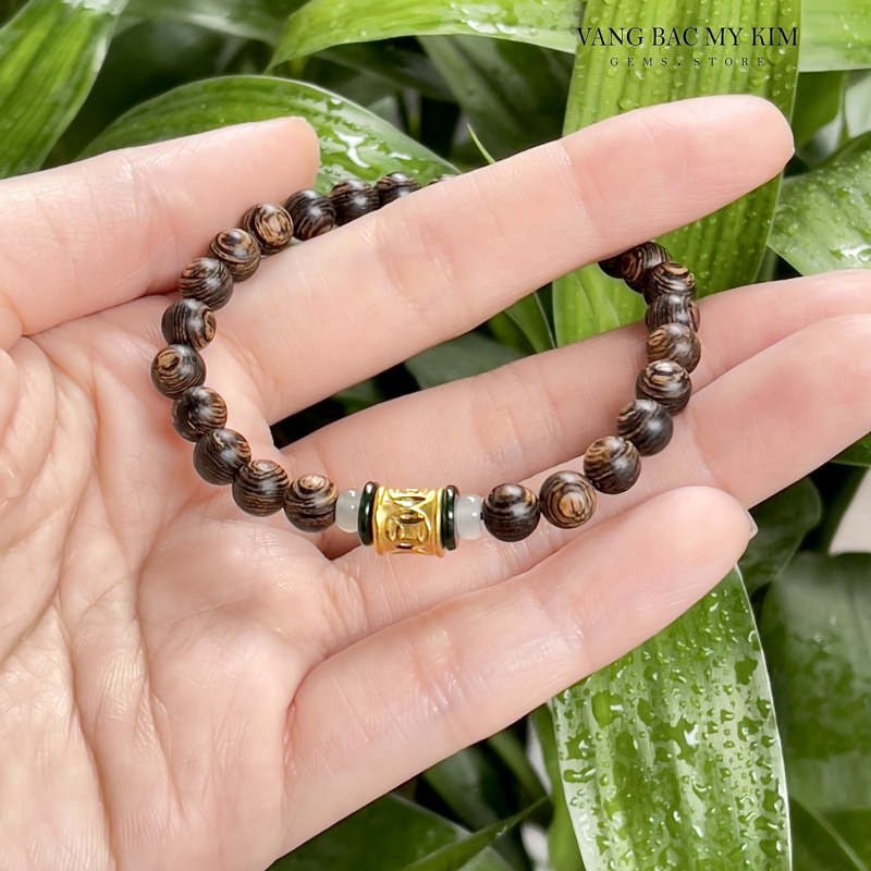 Vòng Trầm Hương Indo mix Ngọc Phỉ Thúy - Charm Vàng 