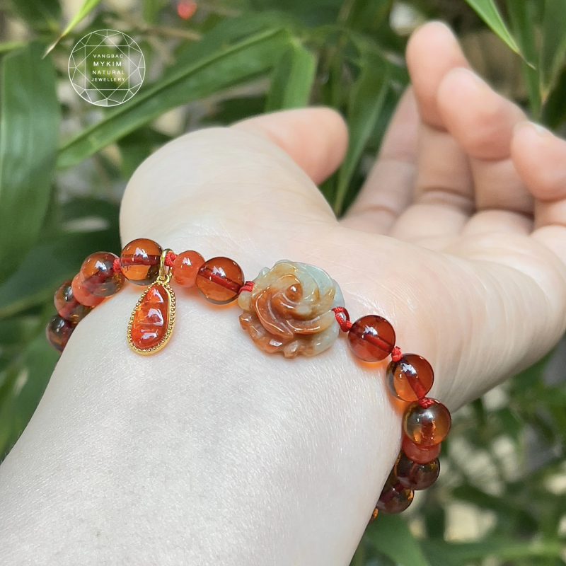 Vòng Tay Hổ Phách Nâu Mix Hoa Hồng Ngọc Cẩm Thạch & Charm Jadeite Đậu Đũa 14k