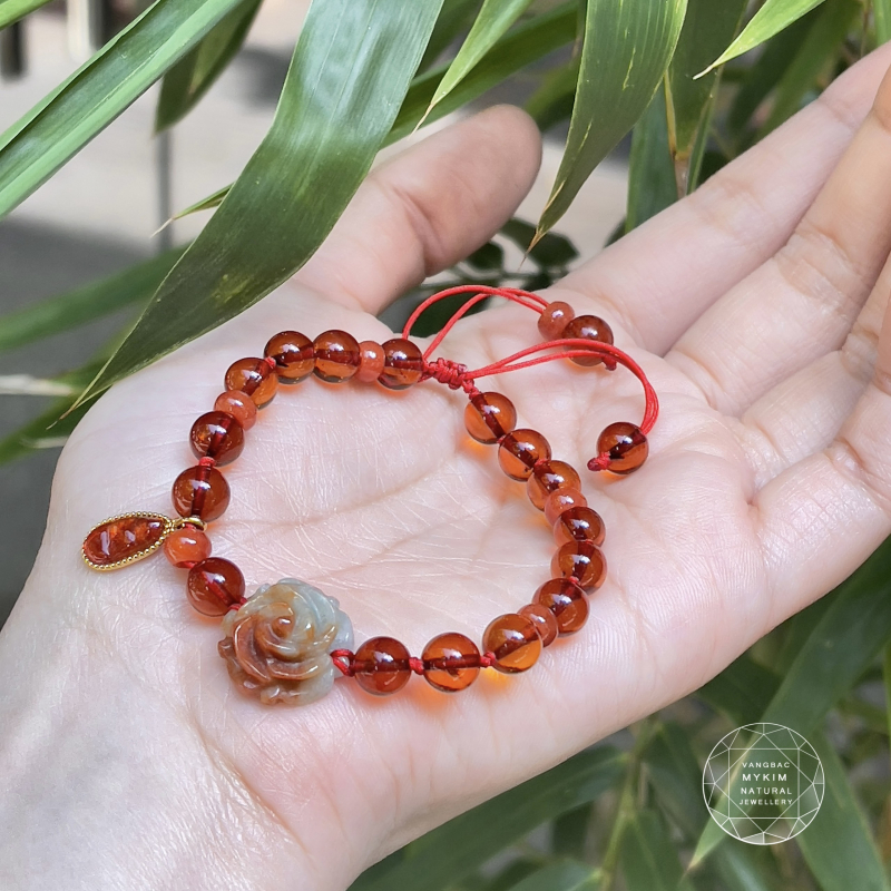 Vòng Tay Hổ Phách Nâu Mix Hoa Hồng Ngọc Cẩm Thạch & Charm Jadeite Đậu Đũa 14k