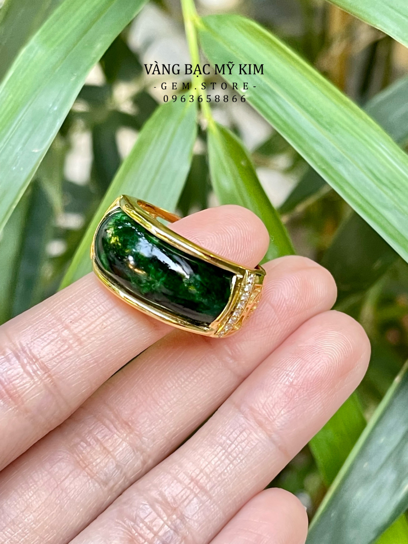 💍 Nhẫn Yên Ngựa – Ngọc Phỉ Thúy Xanh Rêu | Jadeite Tự Nhiên – Vàng 10k/14k