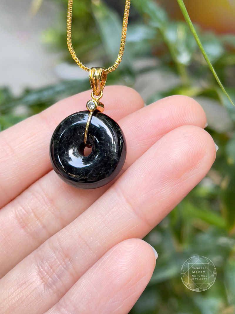 Mặt dây Đồng Điếu Ngọc Phỉ Thuý Gà Đen - Vàng 14k