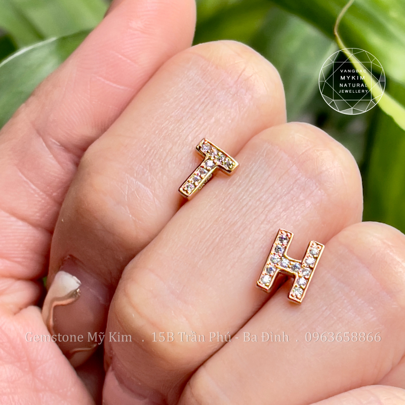 Bông Tai Chữ Vàng Hồng 18k - Size 8x6