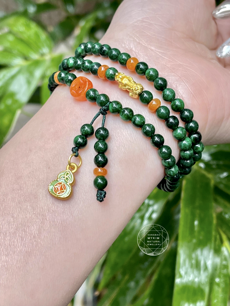 🧡 Vòng Đá Sơn Thủy Mix Ngọc Jadeite – Charm Vàng Tỳ Hưu & Hồ Lô Pháp Lam | Tượng Trưng Bảo Hộ – Thu Hút – Cân Bằng
