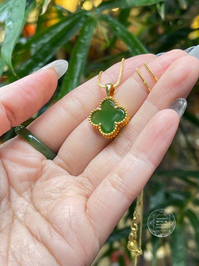 Mặt Dây Cỏ Bốn Lá Ngọc Bích Nephrite • Viền Vàng 10k • May Mắn & Bình An