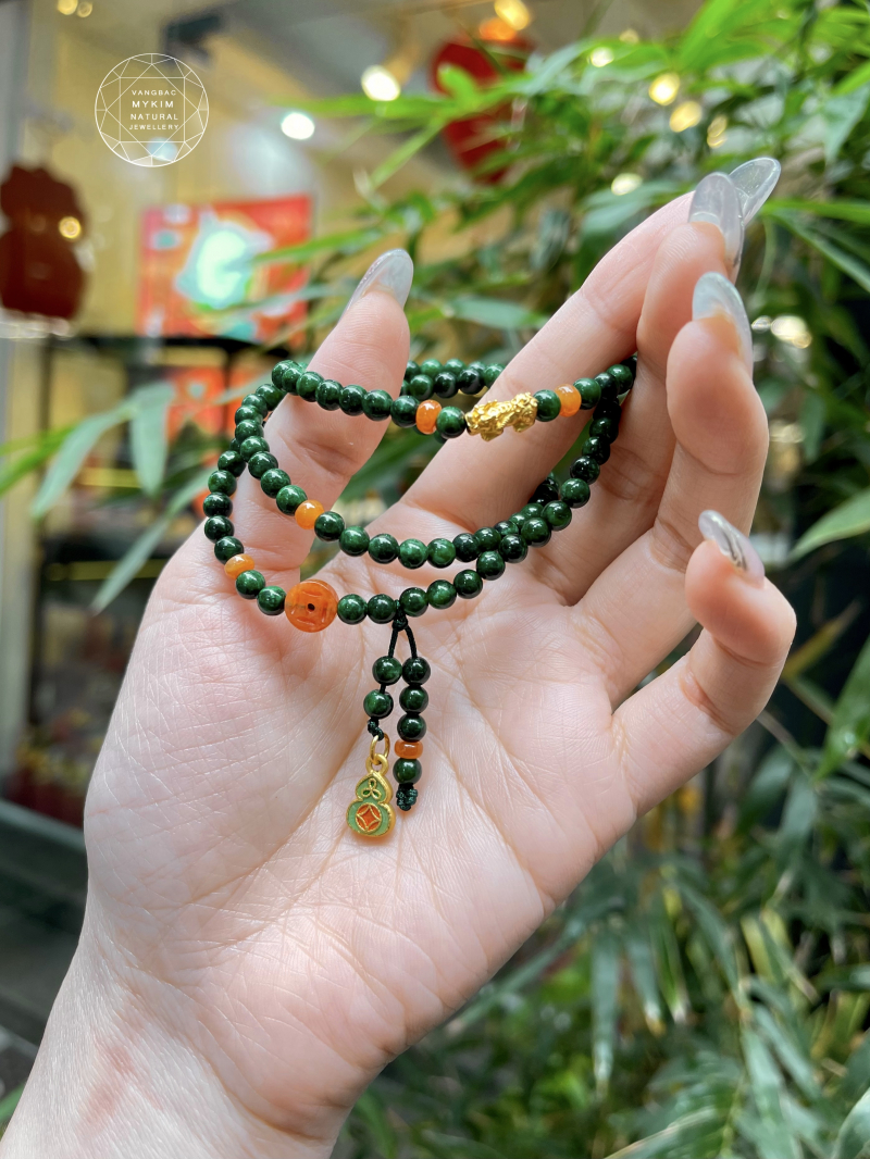 🧡 Vòng Đá Sơn Thủy Mix Ngọc Jadeite – Charm Vàng Tỳ Hưu & Hồ Lô Pháp Lam | Tượng Trưng Bảo Hộ – Thu Hút – Cân Bằng
