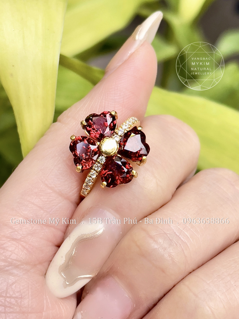 🍀💍 Nhẫn Cỏ Bốn Lá Garnet – Vàng 10k | 14k | 18k | Thiết Kế Mảnh Nhẹ, Đính Đá Thanh Tao