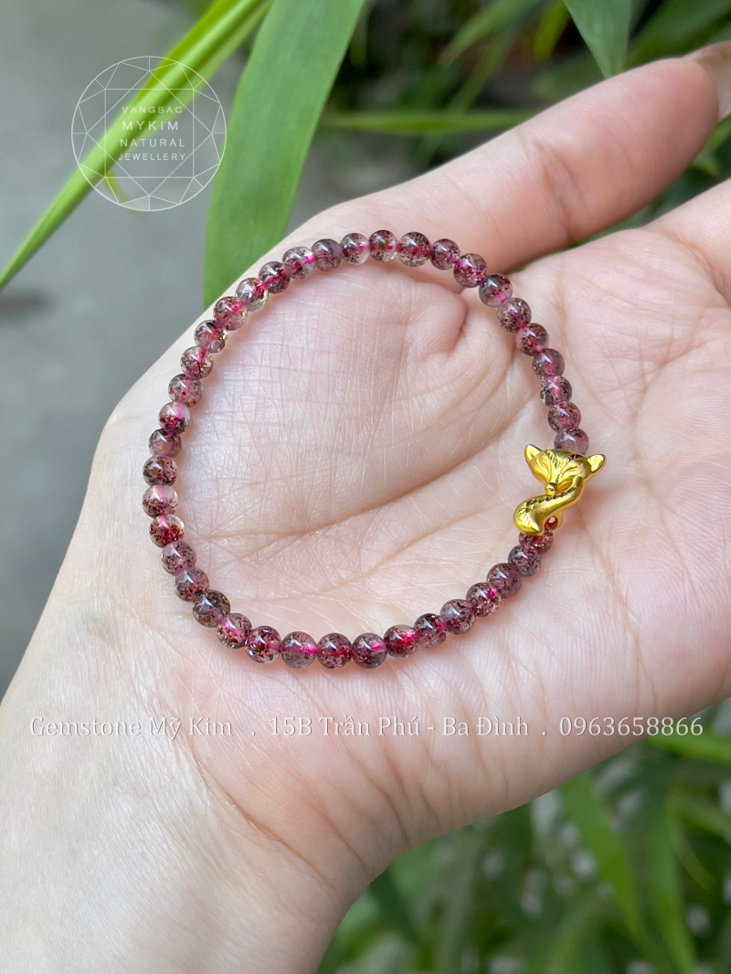 Vòng Thạch Anh Strawberry Superseven - Charm Hồ Ly Vàng 