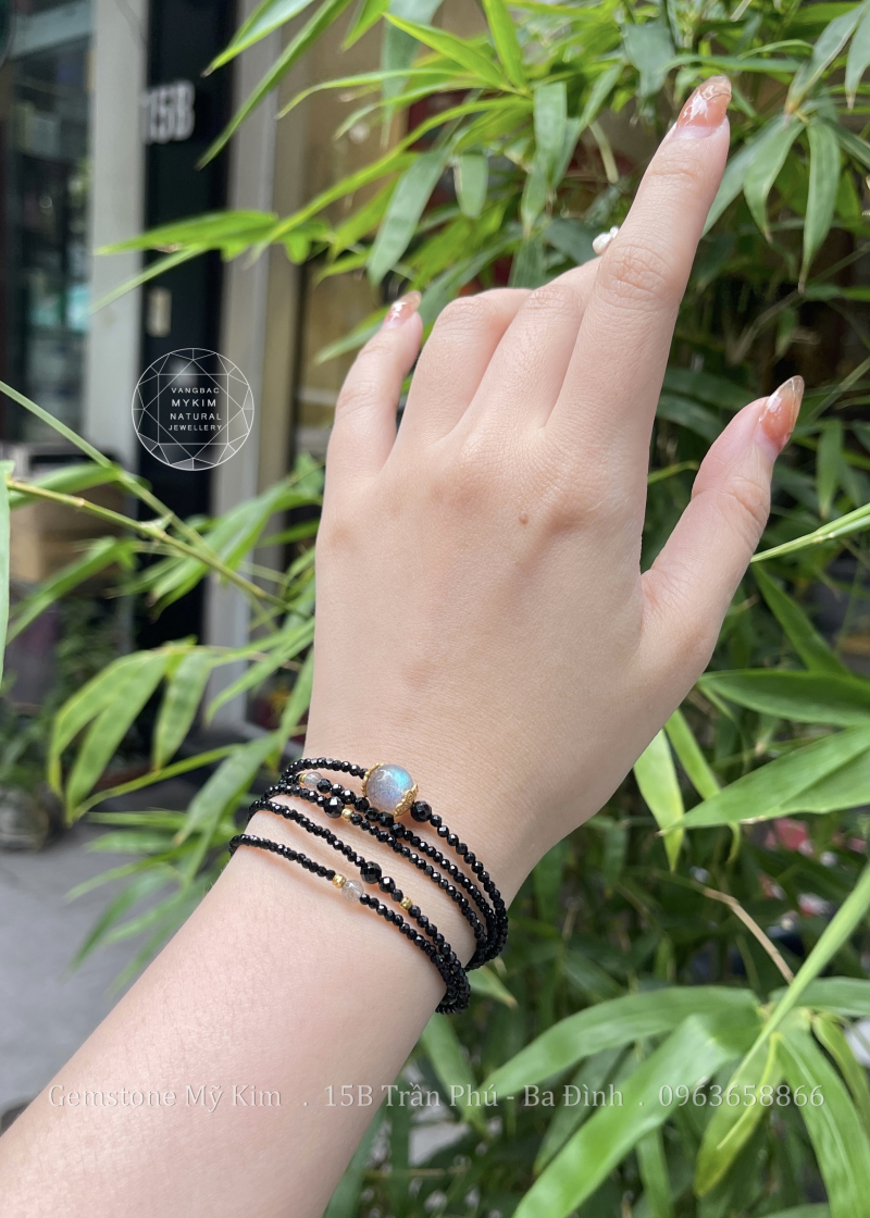 Set Vòng Onix Đen mix Đá Mặt Trăng - PK Bi Vàng 10k + Cánh hoa mạ vàng 
